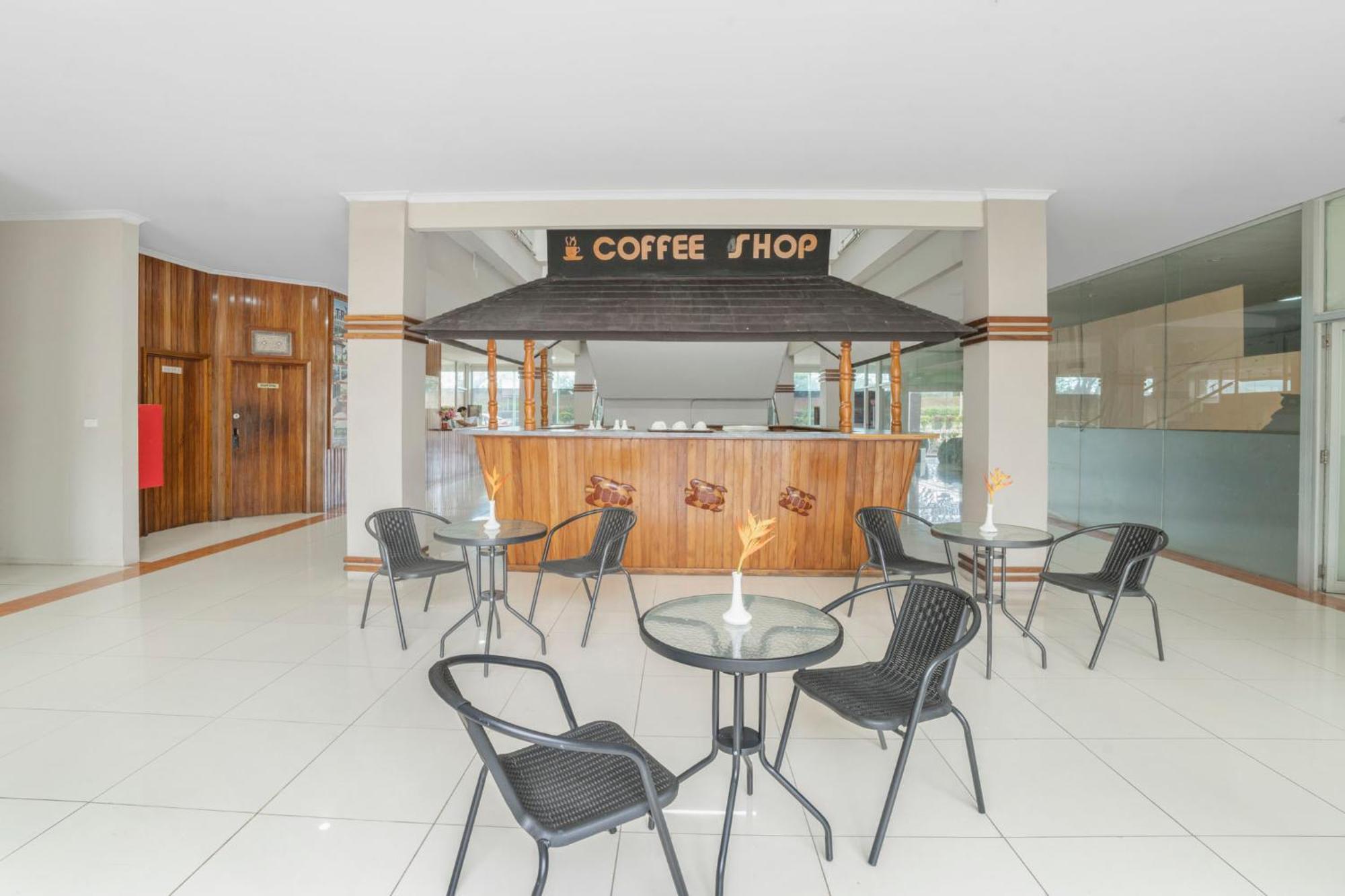Trans International Hotel Nadi Bagian luar foto