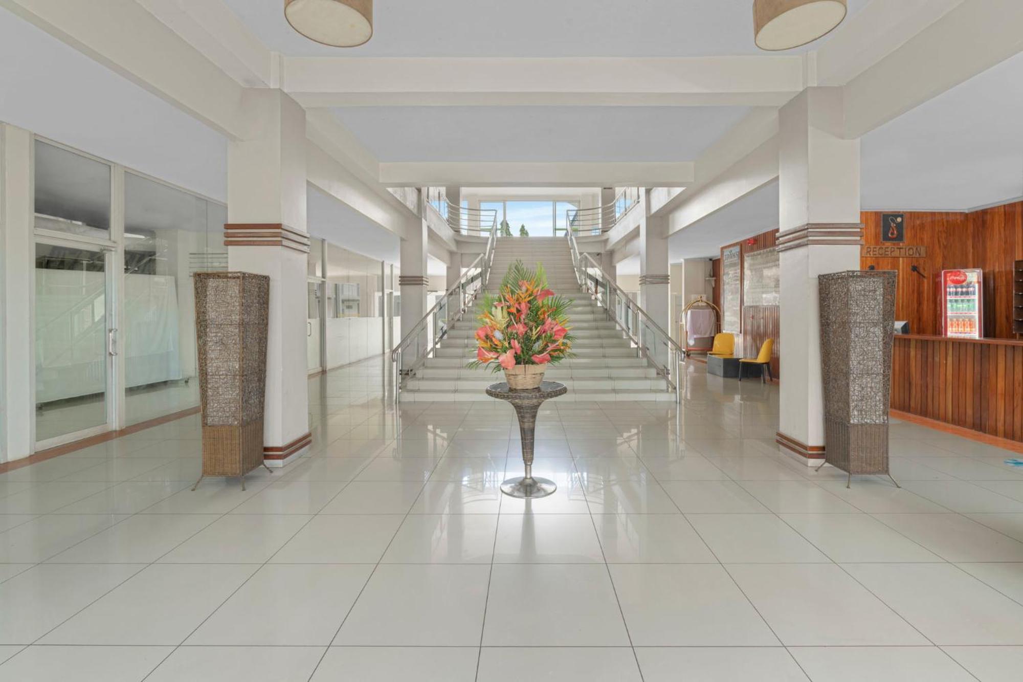 Trans International Hotel Nadi Bagian luar foto